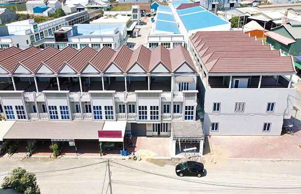 ផ្ទះលក់ $130,000 ទុលមុខស្រាបៀរកម្ពុជា ចម្ងាយ700mពីស្តុបចំការដូង 2.6km